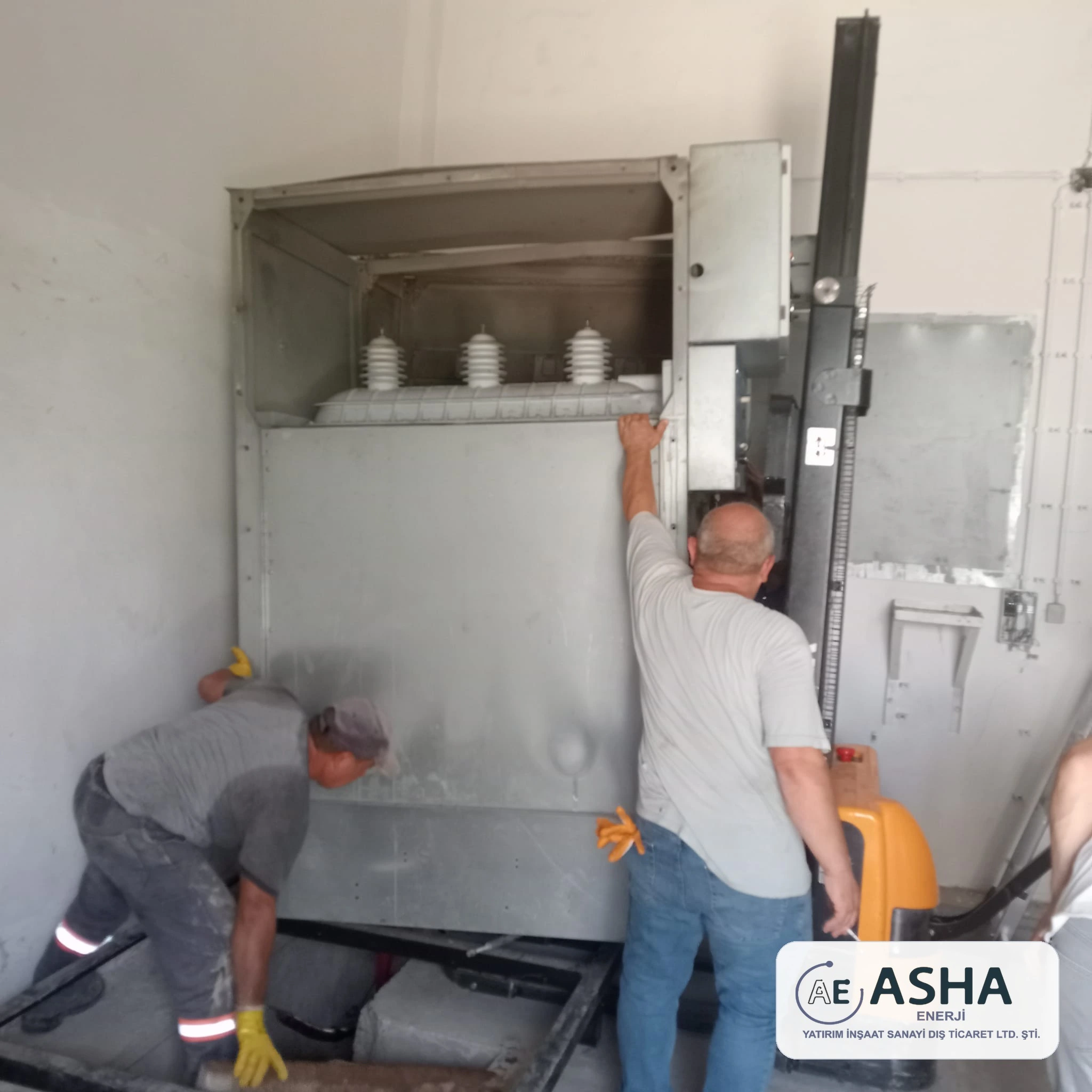 Saha ekibinin hücre montaj çalışması